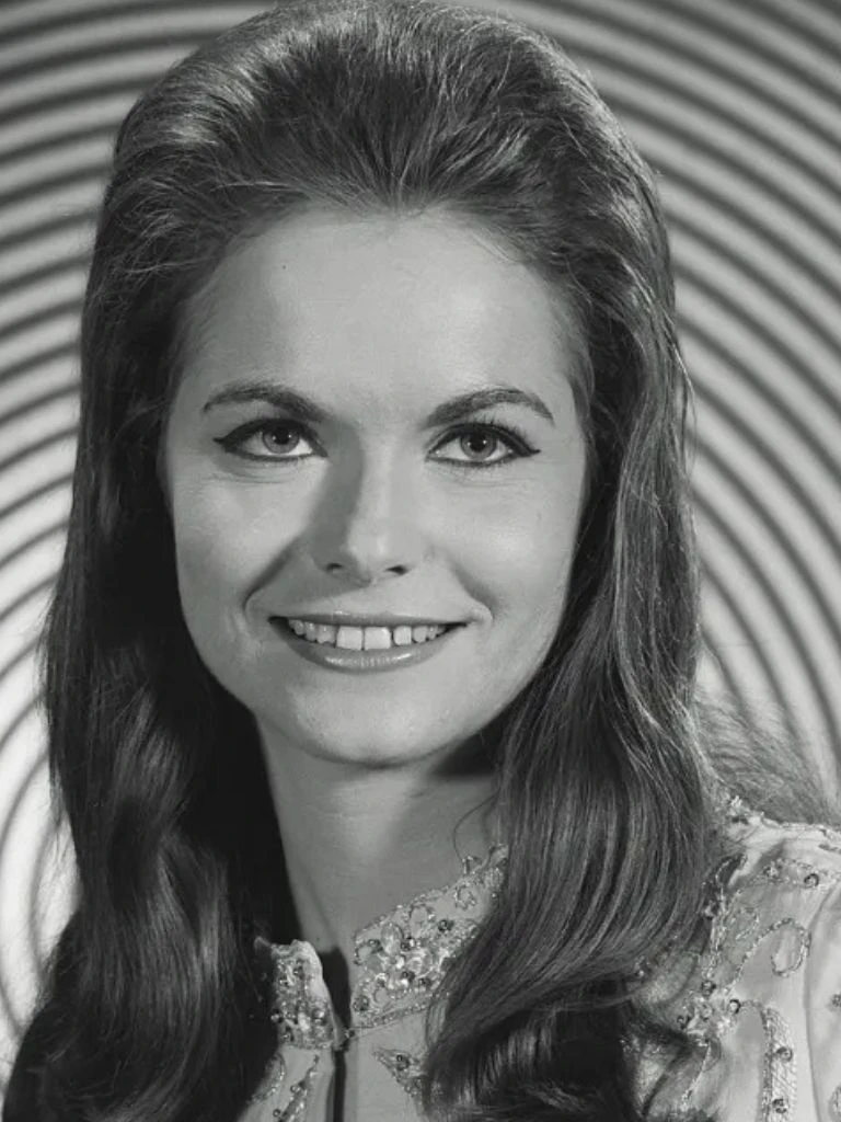 Jeannie C. Riley Biography: Wiki, Age, Career, Height, Weight, Boyfriend, Net Worth & More